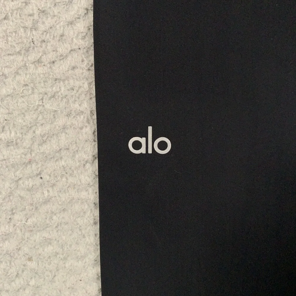 Alo Yoga High-Waist Shredded Leggings Womens Small Black Laser Cut Slashed Tight